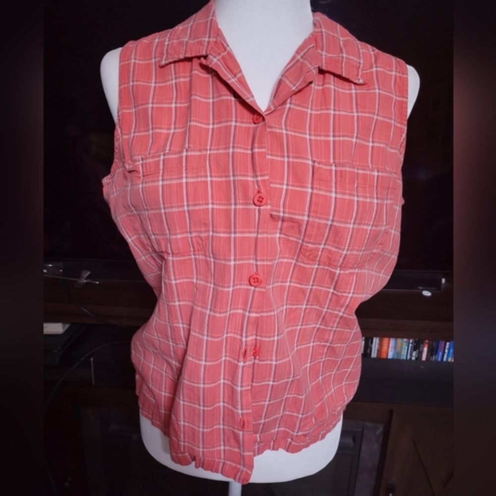 Columbia ladies size Medium sleeveless plaid‎ button up